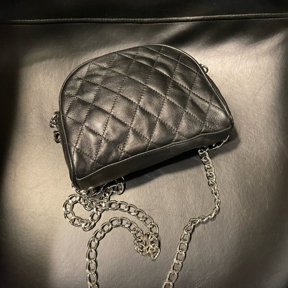 Danier Chain Link Cross Body Black Leather Bag - Picture 12 of 15